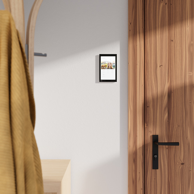 Gira KNX Panel neben der Tür